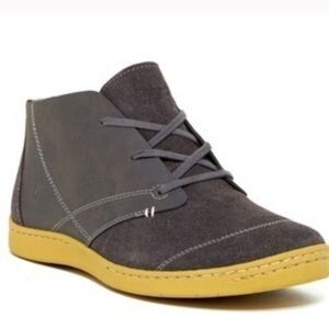 Ahnu Pier 3 Chukka Boot Pewter Women's Size 6.5 
Color Grey